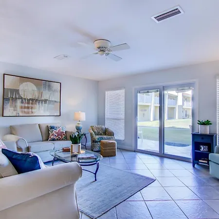 2 B, Three Bedroom Townhome